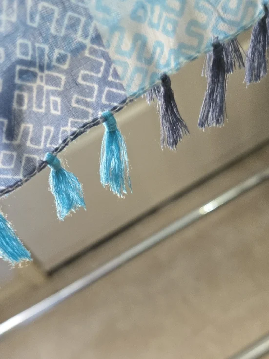 chic Blue Ombre Tassel Scarf with Geometric Print - Picture 3 of 5